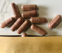 Load image into Gallery viewer, Organic 3-in-1 Immunity Blend Capsules – Echinacea, Elderberry &amp; Zinc
